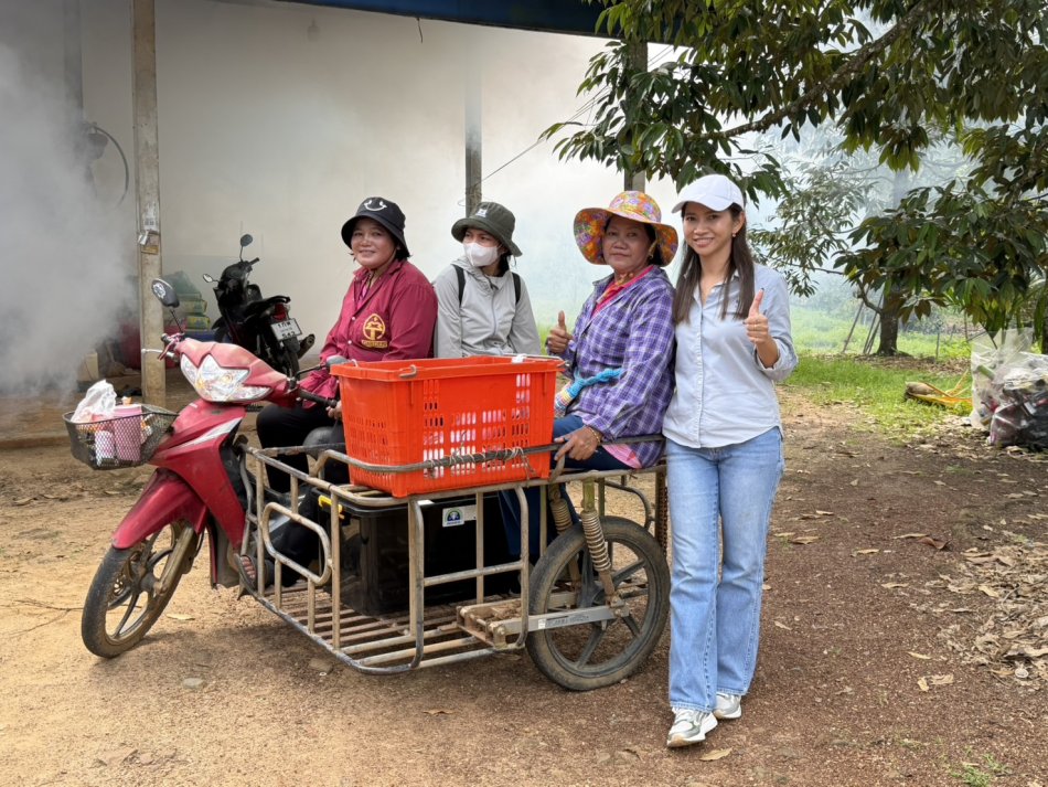 พ่นสารเคมีเพื่อกำจัดยุงลายตัวแก่และหยอดทรายอะเบทเพื่อกำจัดลูกน้ำยุงลาย ในเขตพื้นที่ตำบลตกพรม