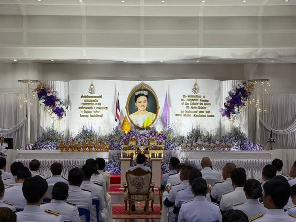 พิธีถวายเครื่องราชสักการะวางพานพุ่ม และพิธีจุดเทียนชัยถวายพระพรชัยมงคล เนื่องในโอกาสพระราชพิธีมหามงคลเฉลิมพระชนมพรรษา 4 รอบ สมเด็จพระนางเจ้าสุทิดา พัชรสุธาพิมลลักษณ พระบรมราชินี