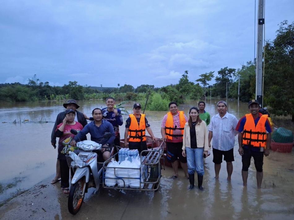 งานป้องกันเทศบาลตำบลตกพรม ลงพื้นที่สำรวจความเสียหาย เหตุน้ำท่วมในเขตพื้นที่ตำบลตกพรม